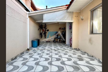 16_photo/94dcfaa225.f0ecc906b832f777-ATLAS-5875b5a1-4fd8-4a08-a525-cb6ca1bbc60d.jpg de casa à venda com 2 quartos, 50m² em Uberaba, Curitiba