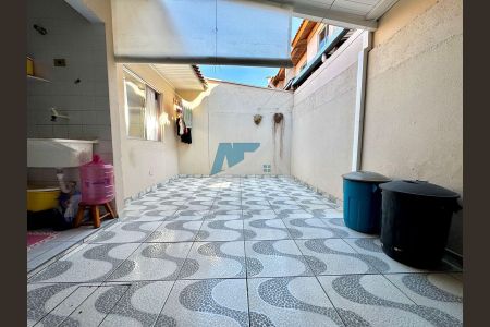 17_photo/94dcfaa225.f0ecc906b832f777-ATLAS-cbbbc6c5-0937-4998-9f5c-ff5a70c46d9b.jpg de casa à venda com 2 quartos, 50m² em Uberaba, Curitiba