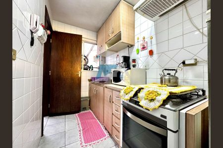 9_photo/94dcfaa225.f0ecc906b832f777-ATLAS-e9ee76cf-573e-46eb-8a11-4b61527e95c6.jpg de casa à venda com 2 quartos, 50m² em Uberaba, Curitiba