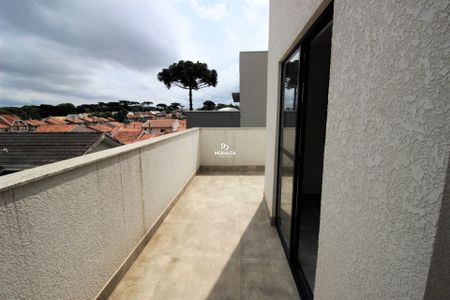 32_photo/94dcfaa22b.2bba007298a27dad-ATLAS-889ecef0-4bdb-4491-bcd3-64c5e912519a.jpg de casa à venda com 3 quartos, 110m² em Uberaba, Curitiba