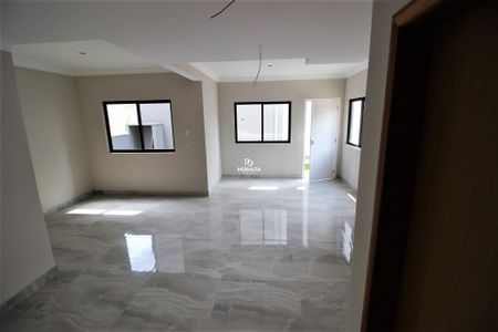 5_photo/94dcfaa22b.2bba007298a27dad-ATLAS-d71b26aa-b2e2-4453-b51d-db5b5bf747c5.jpg de casa à venda com 3 quartos, 110m² em Uberaba, Curitiba