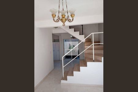 5_photo/94dcfaa249.ae3d86bef28e162d-ATLAS-5f002abc-c156-41eb-9595-94483d449bb0.jpg de casa à venda com 3 quartos, 80m² em Uberaba, Curitiba