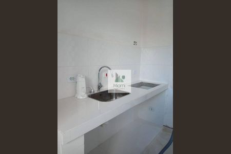 6_photo/94dcfaa249.ae3d86bef28e162d-ATLAS-6346c0f5-13b7-4075-867b-849e67dbef84.jpg de casa à venda com 3 quartos, 80m² em Uberaba, Curitiba