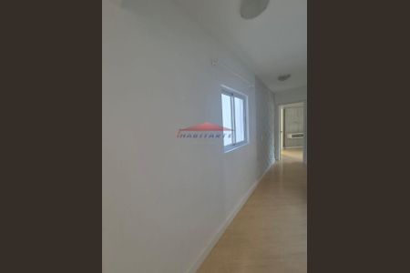 13_photo/94dcfaa25f.3be64ff4f61ae86c-ATLAS-fdcd8cbf-7f90-49d4-8c56-69bee76ddb01.jpg de casa à venda com 4 quartos, 245m² em Uberaba, Curitiba