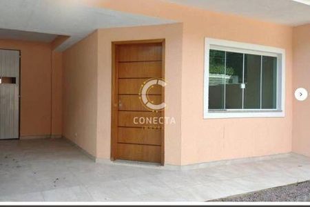 4_photo/94dcfaa2a7.3ddf5e48fefe922b-ATLAS-5d538e3c-aada-4677-8315-a4d4f736abd8.jpg de casa à venda com 4 quartos, 200m² em Uberaba, Curitiba