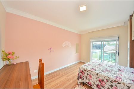 36_photo/94dcfaa2bf.e9a0370e41ffee45-ATLAS-2e73018d-8ab4-47df-998a-dfaea4584ac7.jpg de casa à venda com 4 quartos, 286m² em Uberaba, Curitiba