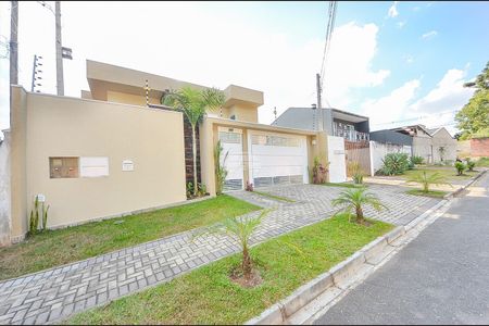 3_photo/94dcfaa2bf.e9a0370e41ffee45-ATLAS-7db4f43c-15d2-4f62-82aa-9cba58bedffb.jpg de casa à venda com 4 quartos, 286m² em Uberaba, Curitiba