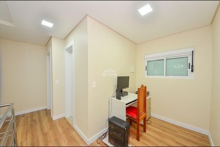 25_photo/94dcfaa2bf.e9a0370e41ffee45-ATLAS-cf47b64a-3c54-4c40-a4a4-66cef228403c.jpg de casa à venda com 4 quartos, 286m² em Uberaba, Curitiba