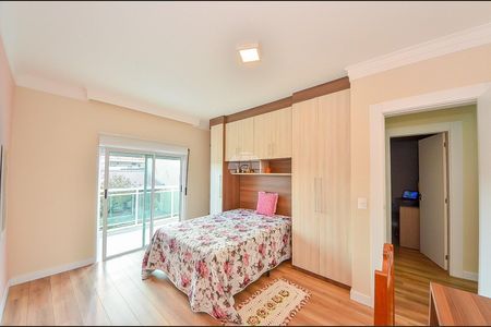 38_photo/94dcfaa2bf.e9a0370e41ffee45-ATLAS-e3b16f50-a829-430d-a588-d5f06efe545c.jpg de casa à venda com 4 quartos, 286m² em Uberaba, Curitiba