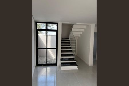 5_photo/94dcfaa315.f064507eeeac0d86-ATLAS-2ea855a1-c9b6-48e7-bc09-54fb3f792d33.jpg de casa à venda com 3 quartos, 120m² em Uberaba, Curitiba