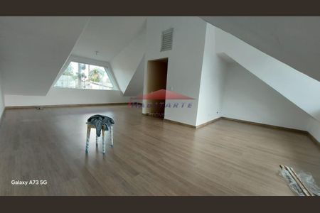 5_photo/94dcfaa36b.7a69ff73eb43ff8d-ATLAS-1ef3468d-6ad5-4b51-bdb0-af25e529a675.jpg de casa à venda com 3 quartos, 151m² em Uberaba, Curitiba