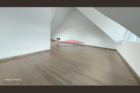 24_photo/94dcfaa36b.7a69ff73eb43ff8d-ATLAS-c87126f1-59bb-4f64-a963-a272e7f21339.jpg de casa à venda com 3 quartos, 151m² em Uberaba, Curitiba