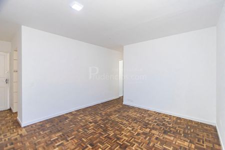 5_photo/94dcfaa3ef.6bc6d6e3d41508d6-ATLAS-7e31e3ef-c44d-4448-b5fc-7dbe43ffb83b.jpg de apartamento à venda com 2 quartos, 58m² em Uberaba, Curitiba