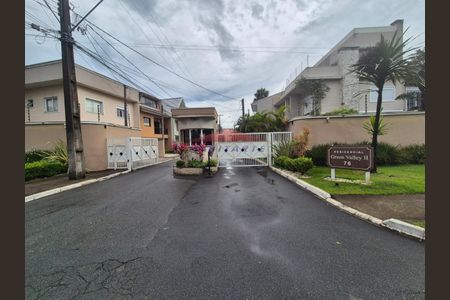 12_photo/94dcfaa5a1.b63fb19834d8465e-ATLAS-c7e8af76-dfb5-4bf7-b57f-17e0ad7b3632.jpg de casa de condomínio à venda com 3 quartos, 110m² em Uberaba, Curitiba