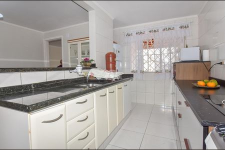 3_photo/94dcfaa955.72c99cad9401b729-ATLAS-52de63fa-81b1-4b1d-9a91-aab9d1be85f0.jpg de casa à venda com 4 quartos, 80m² em Cajuru, Curitiba