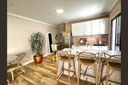 20_photo/94dcfaa963.64be89600eea995d-ATLAS-ae313f6e-ced3-4959-a9c3-ee38420e4f6f.jpg de casa à venda com 4 quartos, 340m² em Cajuru, Curitiba