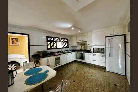 4_photo/94dcfaa963.64be89600eea995d-ATLAS-e7c5d7dc-9a81-4cc1-a205-8c80f16fae6f.jpg de casa à venda com 4 quartos, 340m² em Cajuru, Curitiba