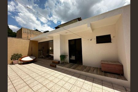 15_photo/94dcfaa963.64be89600eea995d-ATLAS-fac8d1b6-eaaf-479b-9f6e-e0f6692634c3.jpg de casa à venda com 4 quartos, 340m² em Cajuru, Curitiba