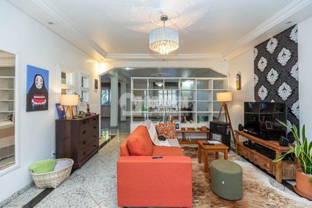 1_photo/94dcfaaaf1.d7ff1048839b4df4-ATLAS-8d8e1500-cc4a-40ac-a5d3-36eb30d8616c.jpg de casa à venda com 4 quartos, 386m² em Cajuru, Curitiba