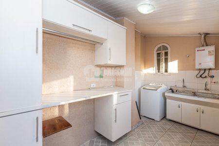 5_photo/94dcfaaaf1.d7ff1048839b4df4-ATLAS-d72b9233-be9e-4c1a-87ee-948421de28c2.jpg de casa à venda com 4 quartos, 386m² em Cajuru, Curitiba