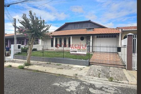 33_photo/94dcfaac15.1665318dbac57fc2-ATLAS-97d190ab-9207-43cf-9e79-9407141bd58a.jpg de casa à venda com 5 quartos, 200m² em Cajuru, Curitiba