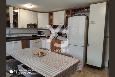 9_photo/94dcfaac93.ceff8192393c33de-ATLAS-ccbe4b20-e90f-47c6-a6d4-dac91f2a1440.jpg de casa à venda com 3 quartos, 174m² em Cajuru, Curitiba