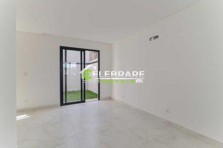 9_photo/94dcfaae43.1c5ee5b12bdcf8f7-ATLAS-265cf67b-556b-4c69-af3d-27a8c33a90ea.jpg de casa à venda com 3 quartos, 95m² em Uberaba, Curitiba