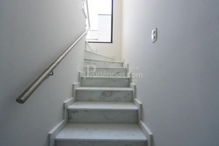 14_photo/94dcfaae43.49e5f4e107e90c19-ATLAS-2f55092a-5756-494e-8bd8-10758461e5c3.jpg de casa à venda com 3 quartos, 116m² em Uberaba, Curitiba