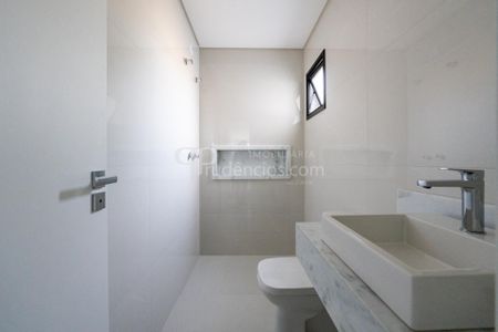 18_photo/94dcfaae43.49e5f4e107e90c19-ATLAS-6f736aa4-ba73-4250-ae7a-c79cd9e97b57.jpg de casa à venda com 3 quartos, 116m² em Uberaba, Curitiba