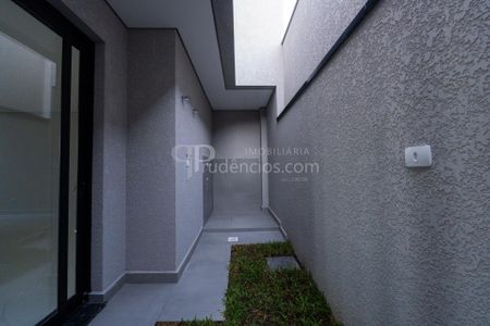 11_photo/94dcfaae43.49e5f4e107e90c19-ATLAS-9e4dd44d-555a-4958-946a-a6bd882af951.jpg de casa à venda com 3 quartos, 116m² em Uberaba, Curitiba