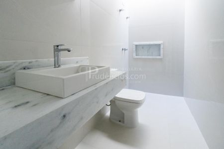 31_photo/94dcfaae43.49e5f4e107e90c19-ATLAS-a77f02d8-6452-4658-849f-5f830d5ad59d.jpg de casa à venda com 3 quartos, 116m² em Uberaba, Curitiba