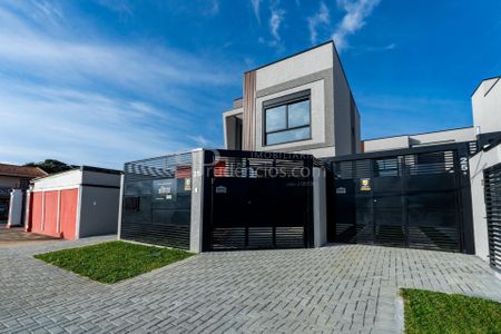 2_photo/94dcfaae43.49e5f4e107e90c19-ATLAS-ac03bc33-0111-4f51-aff1-74d36d35f558.jpg de casa à venda com 3 quartos, 116m² em Uberaba, Curitiba