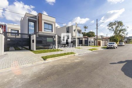 5_photo/94dcfaae43.49e5f4e107e90c19-ATLAS-bf1f2fbb-4558-4645-936d-798cb348f8ad.jpg de casa à venda com 3 quartos, 116m² em Uberaba, Curitiba