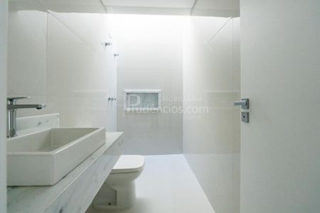 30_photo/94dcfaae43.49e5f4e107e90c19-ATLAS-df3d5eb7-a0de-4fbd-af9b-fae9fa1147f0.jpg de casa à venda com 3 quartos, 116m² em Uberaba, Curitiba