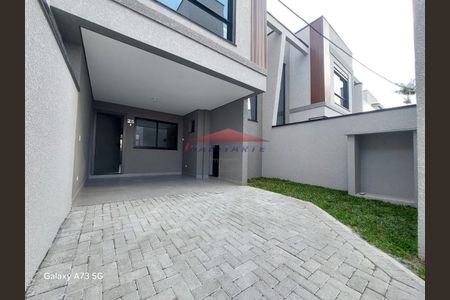 9_photo/94dcfaae5d.9b0e853e47463488-ATLAS-13e31038-a7fd-40b4-8e56-841b5bcb6bb7.jpg de casa à venda com 3 quartos, 112m² em Uberaba, Curitiba