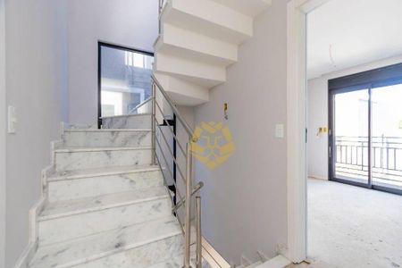 8_photo/94dcfaae6b.33f7807c162f64fa-ATLAS-4182ec38-2152-4135-aed1-1f65aa2d9a27.jpg de casa à venda com 4 quartos, 122m² em Uberaba, Curitiba