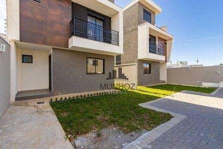 5_photo/94dcfaae6b.9845a183adc4e21d-ATLAS-0c927ff7-02e7-4a0e-b061-6db6cb7a8b10.jpg de casa à venda com 3 quartos, 122m² em Uberaba, Curitiba