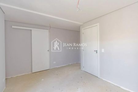 8_photo/94dcfaae6b.9845a183adc4e21d-ATLAS-5c8a4ff9-463c-4822-aa37-e0ffe70f32c0.jpg de casa à venda com 4 quartos, 122m² em Uberaba, Curitiba