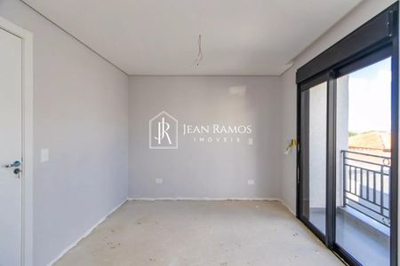 33_photo/94dcfaae6b.9845a183adc4e21d-ATLAS-d24225a5-80a8-4b69-8377-8253a006a842.jpg de casa à venda com 4 quartos, 122m² em Uberaba, Curitiba