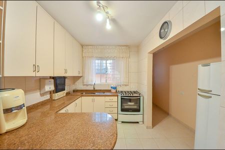 8_photo/94dcfaae8b.1dc817000cb419a8-ATLAS-28a88d0c-e8d4-4e8e-b48b-c60971fb95eb.jpg de casa à venda com 4 quartos, 386m² em Uberaba, Curitiba