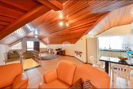 10_photo/94dcfaae8b.1dc817000cb419a8-ATLAS-a2c4fa54-5134-4cf9-bdd0-e2e31fb31d68.jpg de casa à venda com 4 quartos, 386m² em Uberaba, Curitiba