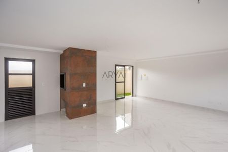 6_photo/94dcfaaf85.8f3f2a47dd94676f-ATLAS-27e81470-cccc-4f98-bd41-53a34f7f8c66.jpg de casa à venda com 3 quartos, 139m² em Uberaba, Curitiba