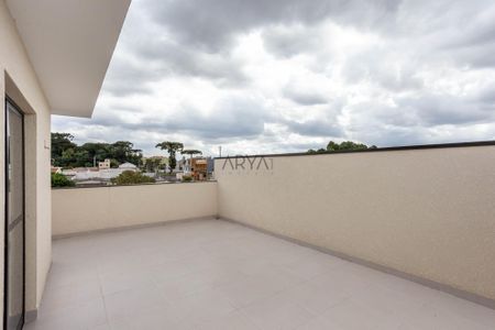 21_photo/94dcfaaf85.8f3f2a47dd94676f-ATLAS-8e2fa7b2-7551-410f-8c60-699adad200d6.jpg de casa à venda com 3 quartos, 139m² em Uberaba, Curitiba