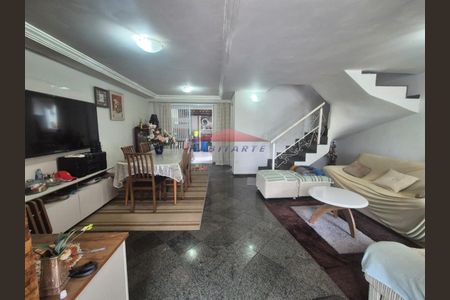 4_photo/94dcfaafe9.b2cacca0249526b4-ATLAS-1e460ce2-05a8-41cf-998a-7f0e4f6d6e25.jpg de casa à venda com 3 quartos, 120m² em Uberaba, Curitiba