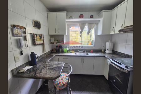 16_photo/94dcfaafe9.b2cacca0249526b4-ATLAS-a559b37c-dbd1-4a49-a265-5a20cf5c63b3.jpg de casa à venda com 3 quartos, 120m² em Uberaba, Curitiba