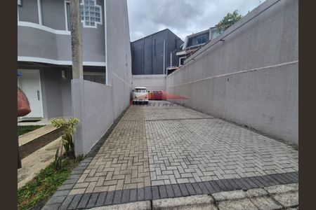 33_photo/94dcfaafe9.b2cacca0249526b4-ATLAS-bde3adc2-1a58-45da-b2d8-bcf5c0835306.jpg de casa à venda com 3 quartos, 120m² em Uberaba, Curitiba