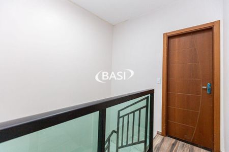 6_photo/94dcfaaff1.862dc2aec6758dfc-ATLAS-0ba02570-a4b7-4a8c-88fb-39e782a567a3.jpg de casa à venda com 2 quartos, 83m² em Uberaba, Curitiba