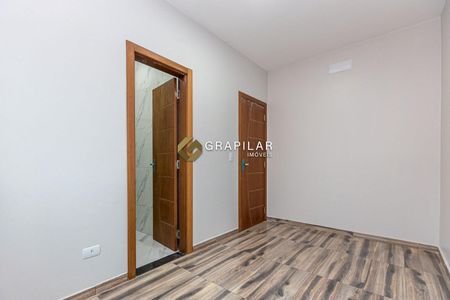 37_photo/94dcfaaffd.9b9f82752d175e22-ATLAS-6523d0f6-13ad-442a-9140-44349a2cddeb.jpg de casa à venda com 2 quartos, 84m² em Uberaba, Curitiba