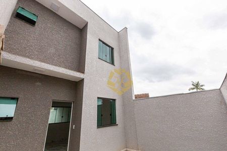 35_photo/94dcfaaffd.a8ffd0fd9a8b046d-ATLAS-691c0415-fab5-4d62-bb19-b8e512bacc9a.jpg de casa à venda com 2 quartos, 84m² em Uberaba, Curitiba