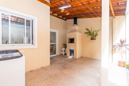 11_photo/94dcfab03f.ceff8192393c33de-ATLAS-4cbd5034-ddb3-4e6c-9017-e87c631fd317.jpg de casa à venda com 4 quartos, 180m² em Uberaba, Curitiba